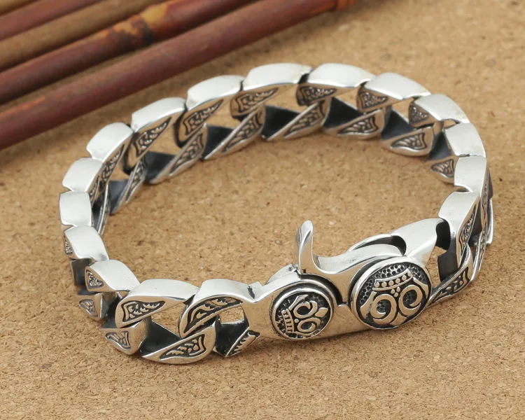 2604337279_1886861696