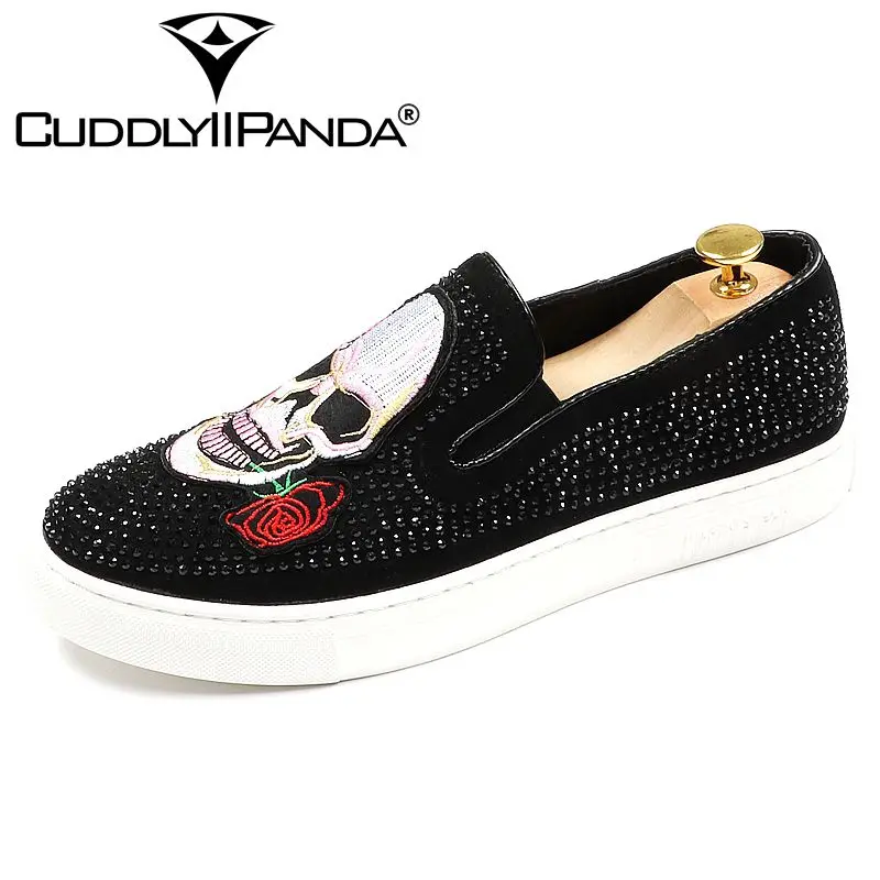 

CUDDLYIIPANDA 2019 Men Punk Loafers New Arrival Summer Spring Skull Men Comfortable Crystal Shoes Slip-on Men Casual Sneakers
