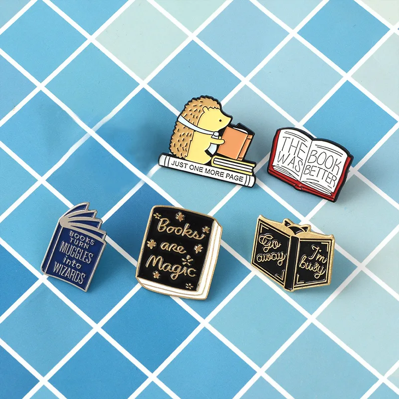 

Cute Creative Enamel Pin Hedgehog Reading Magic Book Badge Brooch Lapel Pin Denim Jeans Shirt Bag Cartoon Jewelry Gift for Kid