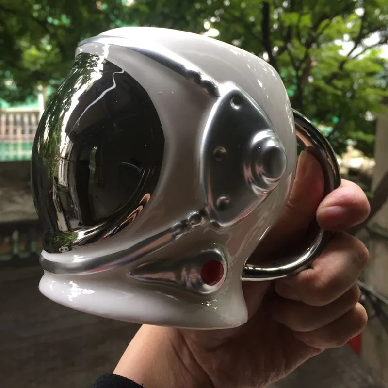 

New Arrival 3D Astronaut Helmet Mug With Handgrip Spaceman Ceramic Coffee Mugs Office Home Water bottle Breakfast Cups Gifts
