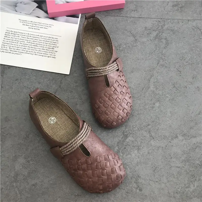 

2018 new casual shoes retro flat shoes woven soft bottom shoes.