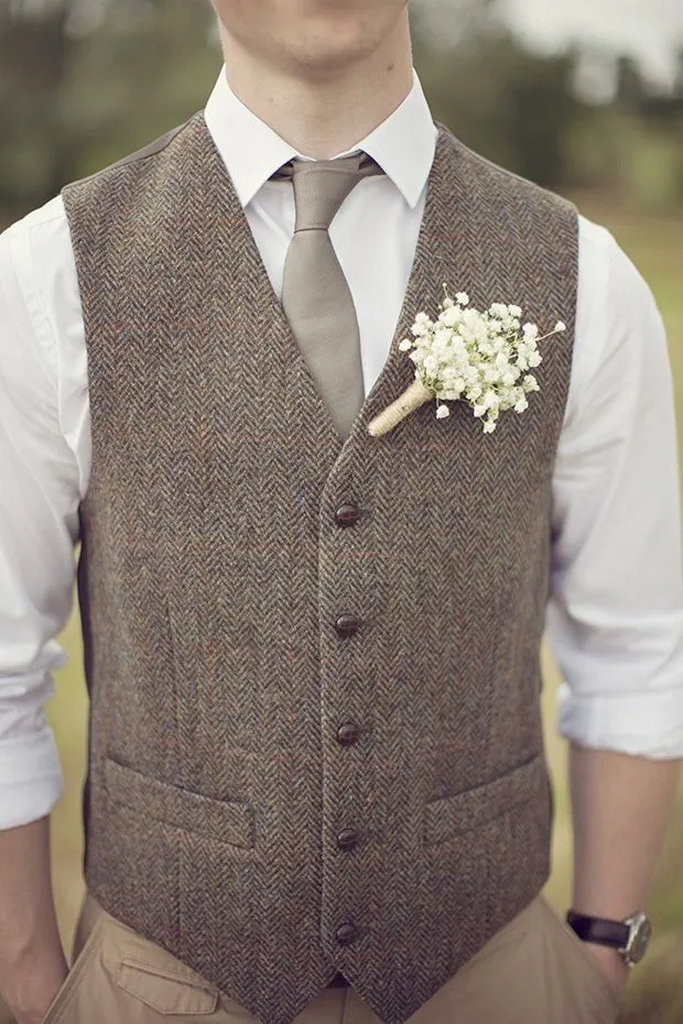Huge savings for Vintage Tweed Waistcoat The Men's Schoffel Ptarmigan Tweed Shooting Waistcoat is made from Schoffel's innovative lightweight and washable Tweed fabric. It's crafted from a superior combination of % pure new wool and lambs wool, which makes it soft, strong and durable.