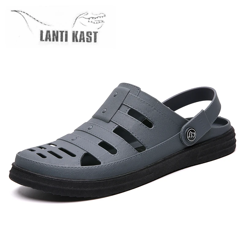 

Summer Casual Water Shoes 2019 New Men Beach Slippers Breathable Hole Flats Lightweight Man Aqua Shoes Swimming Sea Sandals