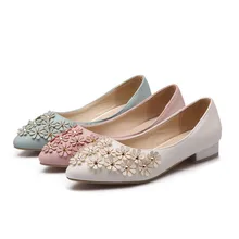 Zapatos Mujer обувь для женщин г. новая модель оригинальные туфли на низком квадратном каблуке с острым носком украшенные цветами и стразами большие размеры 34–43 женские туфли без застежек