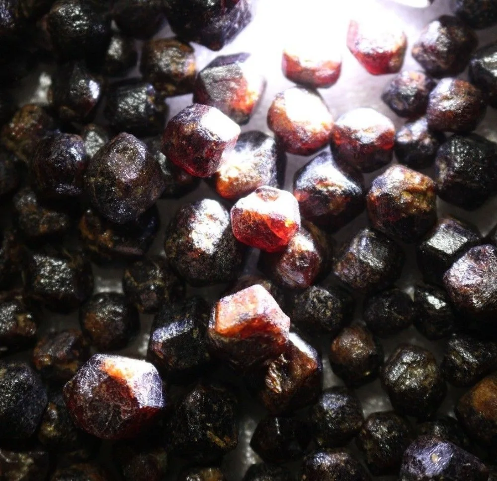 

100g Natural Red Garnet Raw Crystals GEM STONE Sample Reiki stones