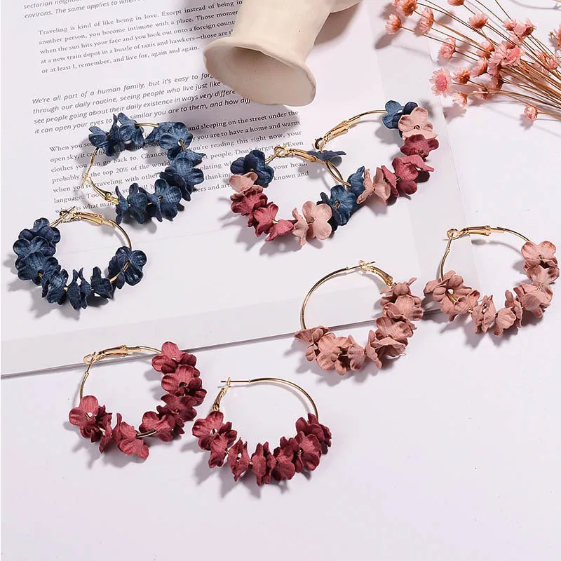 

Women Earrings Unique 4 Colors Korean Sale Graceful Jwelry Gift Cloth Art Flower Drill Circle Ring 1Pair Charming Ear Stud