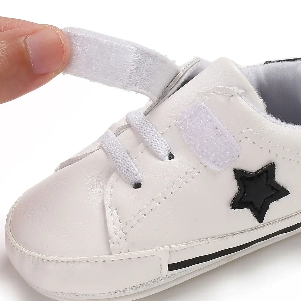 Детская обувь из искусственной кожи для девочек; мягкая противоскользящая обувь для новорожденных; Новинка года; брендовая кожаная обувь для малышей