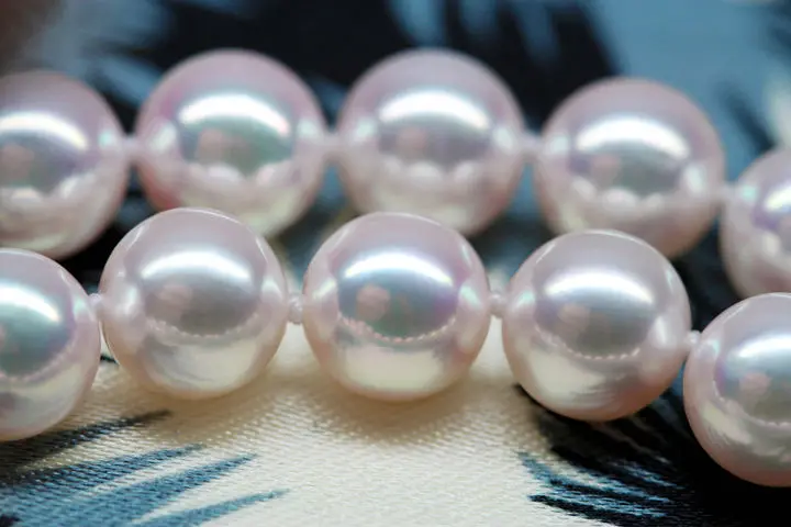 

Wholesale FREE SHIPPING classic 11-12mm south sea white pearl necklace 18inch