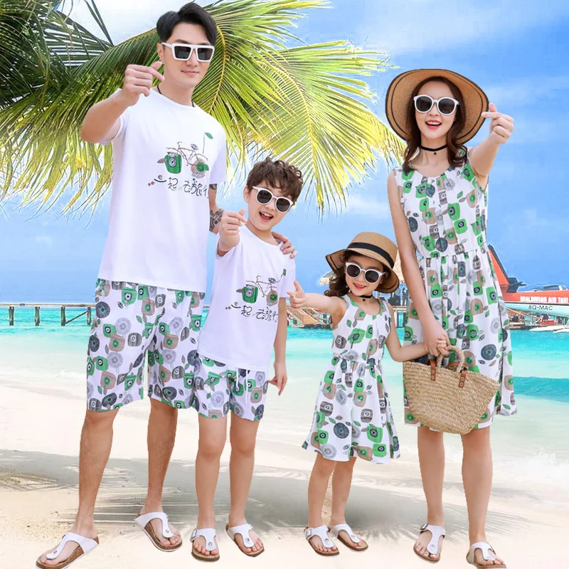 

Family Clothing Mother Daughter Dress Summer print Family Matching Clothes Father and Son T shirt and short pants Clothes Sets