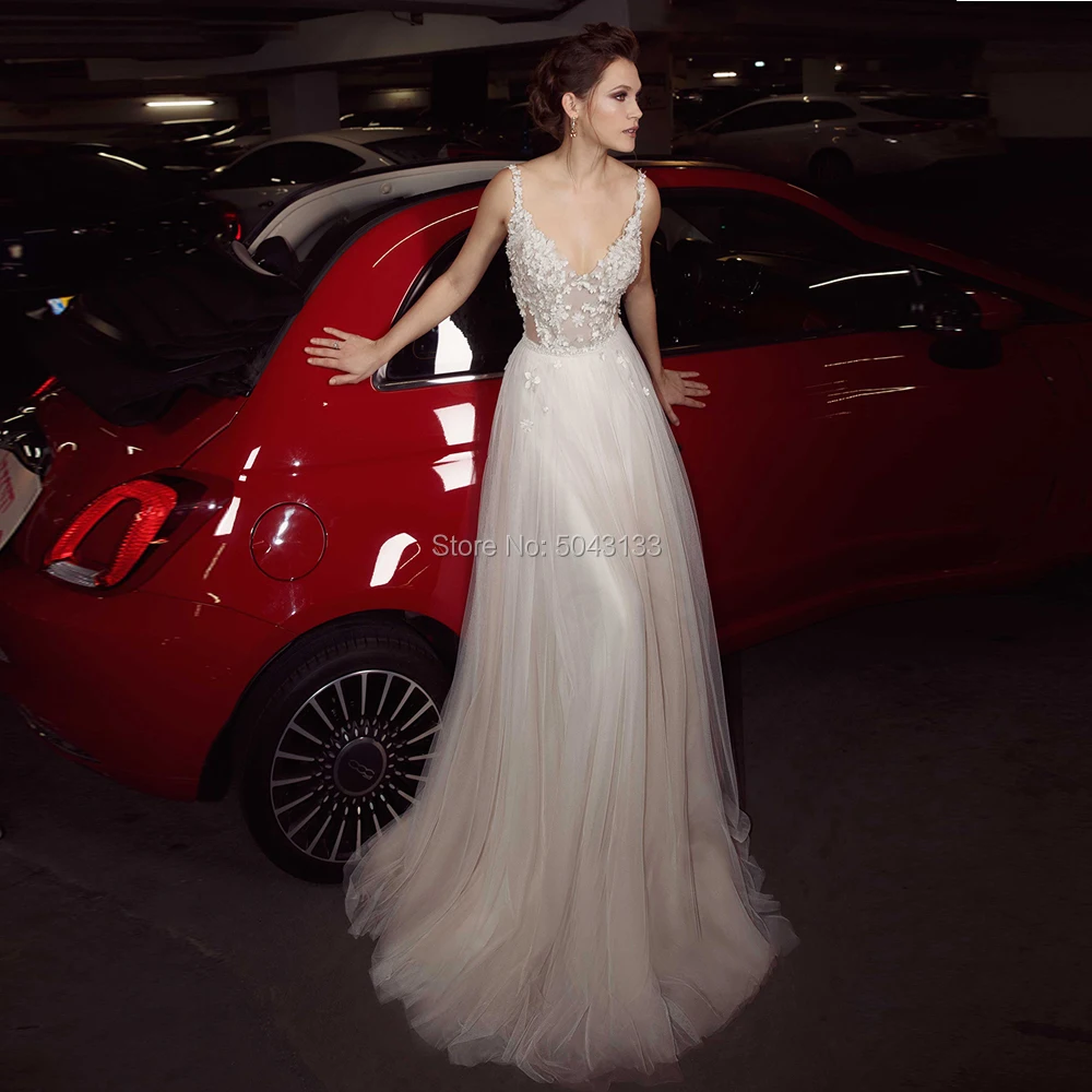 

Sexy Spaghetti Straps V Neck Backless Wedding Dresses 2019 Soft Tulle Handmade Flowers Bridal Gowns Sleeveless Wedding Dress