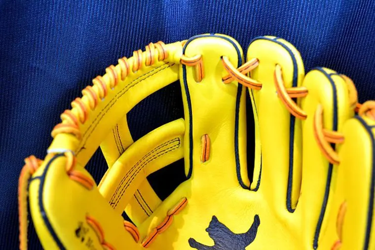 Горячая Распродажа! Профессиональные желтые 1" кожаные бейсбольные перчатки из воловьей кожи, мягкие перчатки