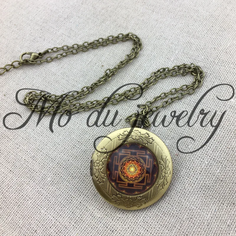 

Sri Yantra Pendant Necklace Sacred Geometry Sri Yantra locket pendant Jewelry wholesale
