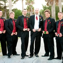 Сшитые на заказ смокинги для жениха из 3 предметов черные мужские свадебные костюмы для званого обеда Красный Жилет Лучший мужской костюм