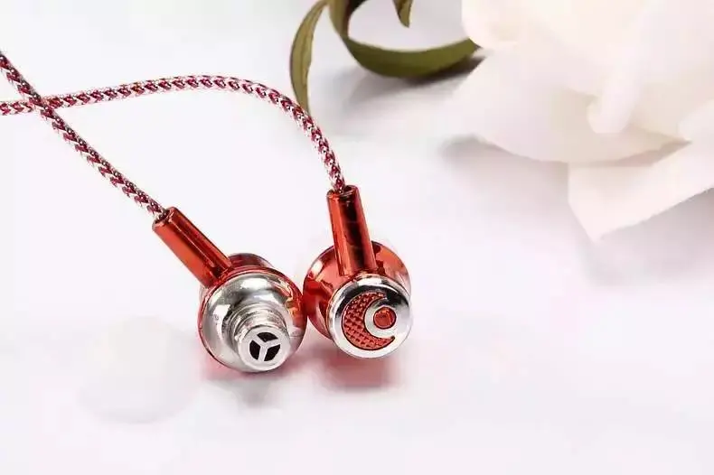 

2016 New Earphone Wired In-Ear Stereo Metal Headset Piston Earbuds Universal For Xiaomi IPhone Sony Samsung Xiaomi S4 S6 Mp3