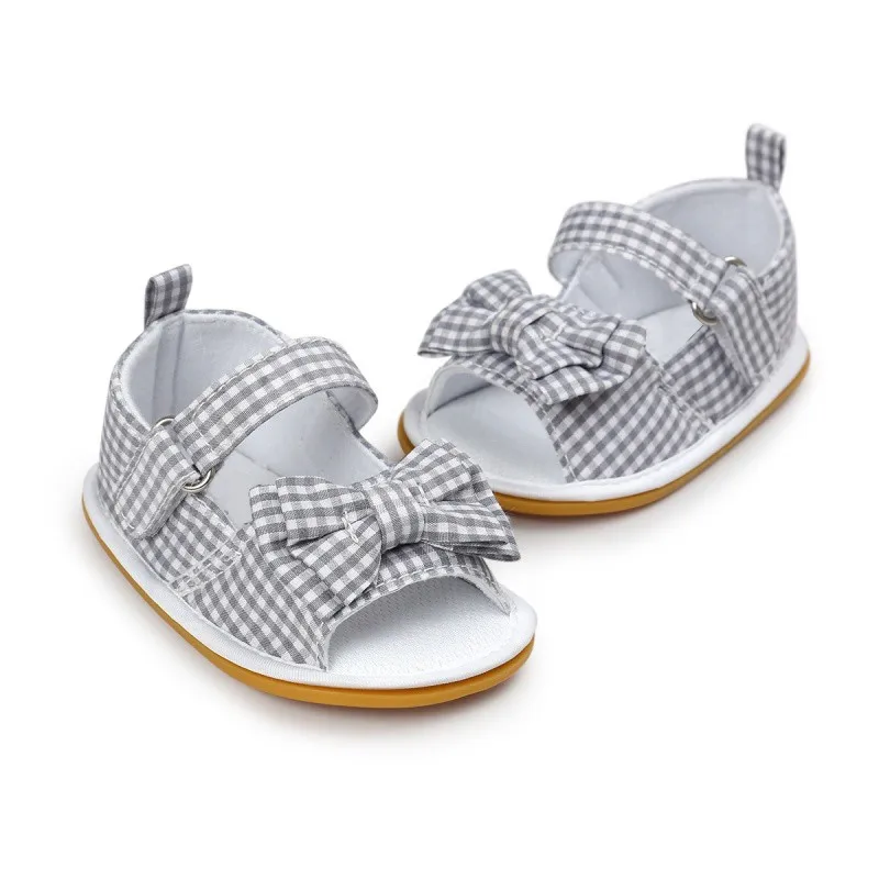 2018 модная обувь для маленьких девочек, летние сандалии на плоской подошве с бантом-бабочкой на липучке, 0-18 месяцев