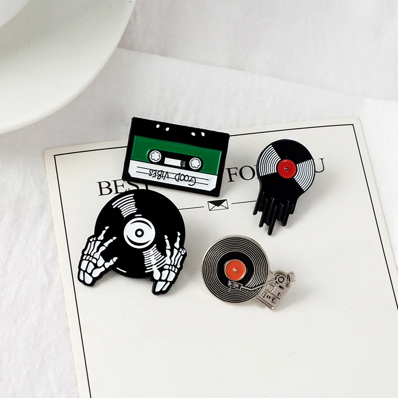 QIHE-JEWELRY-Music-player-pins-collection-Vinyl-Record-Player-Tape-Turntable-Record-DJ-Brooches-Badges-Gift(4)