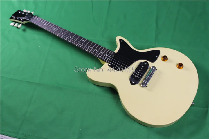 

Hot sale studio electric guitar,mahogany material.high quality junior guitar.cream white color. free shipping