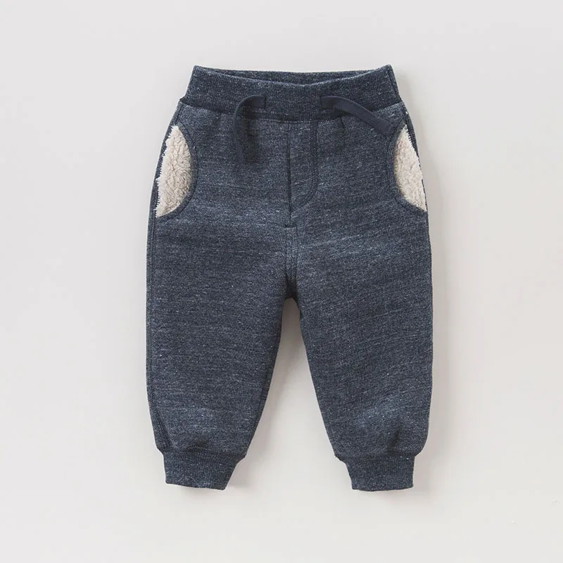 DB6532_0038_6Y3A7393