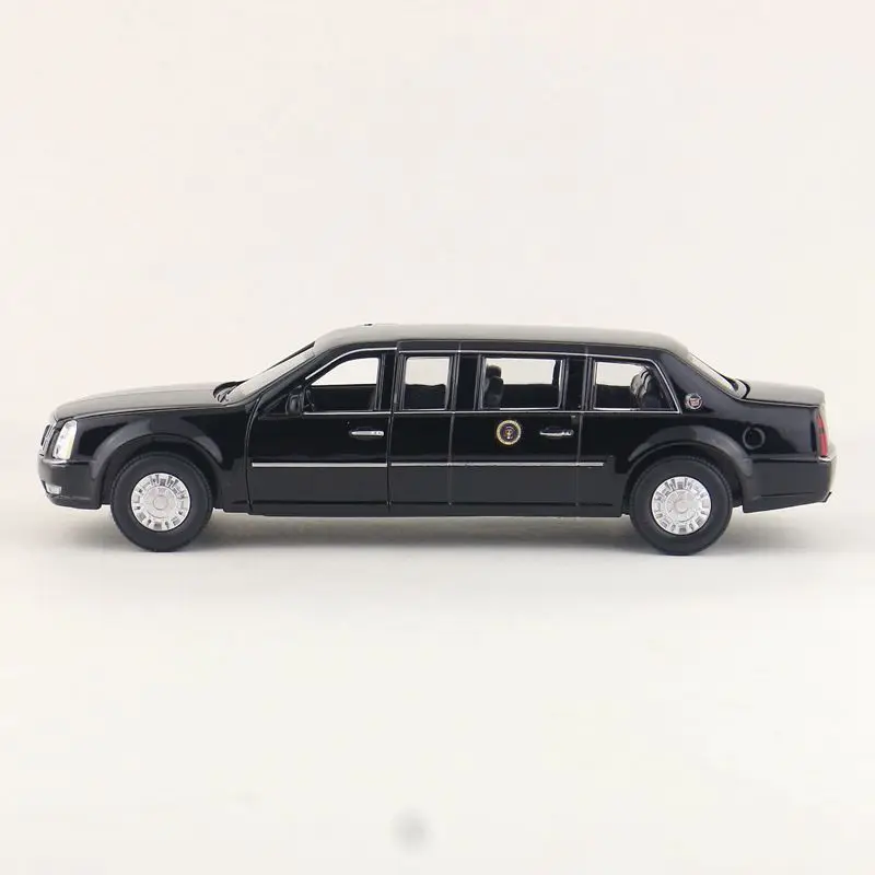 Модель игрушки под давлением/Масштаб 1:32/Cadillac DTS президентская супер