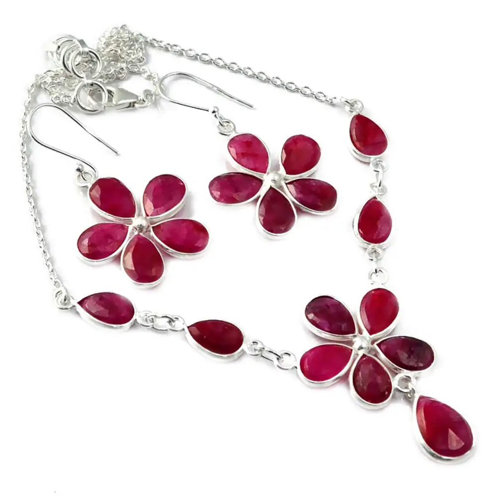 

NiaoZaiFei YunZaiKan Nature Ruby Necklace set 925 Sterling Silver, 42.5 cm, 2SN0005