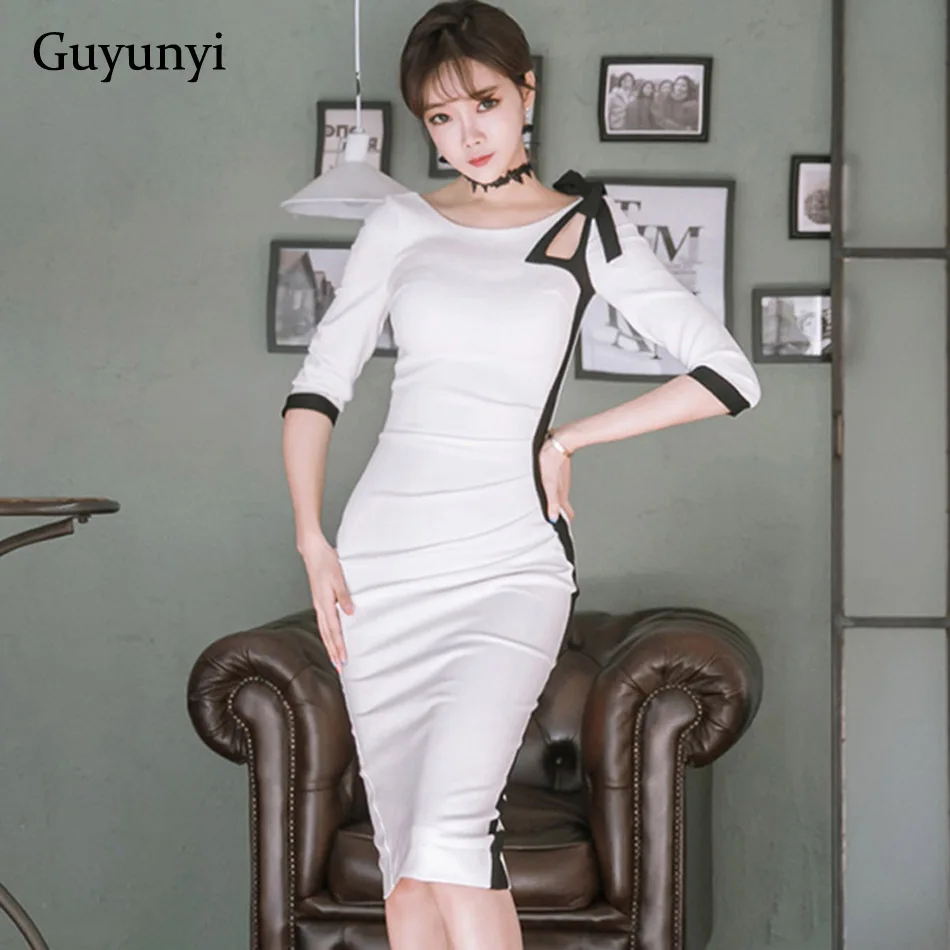 

Elegant Office Lady Dress 2019 Spring Half Sleeve O-Neck Plain Color Black White Stitching Knee-Length Pencil Dress Women