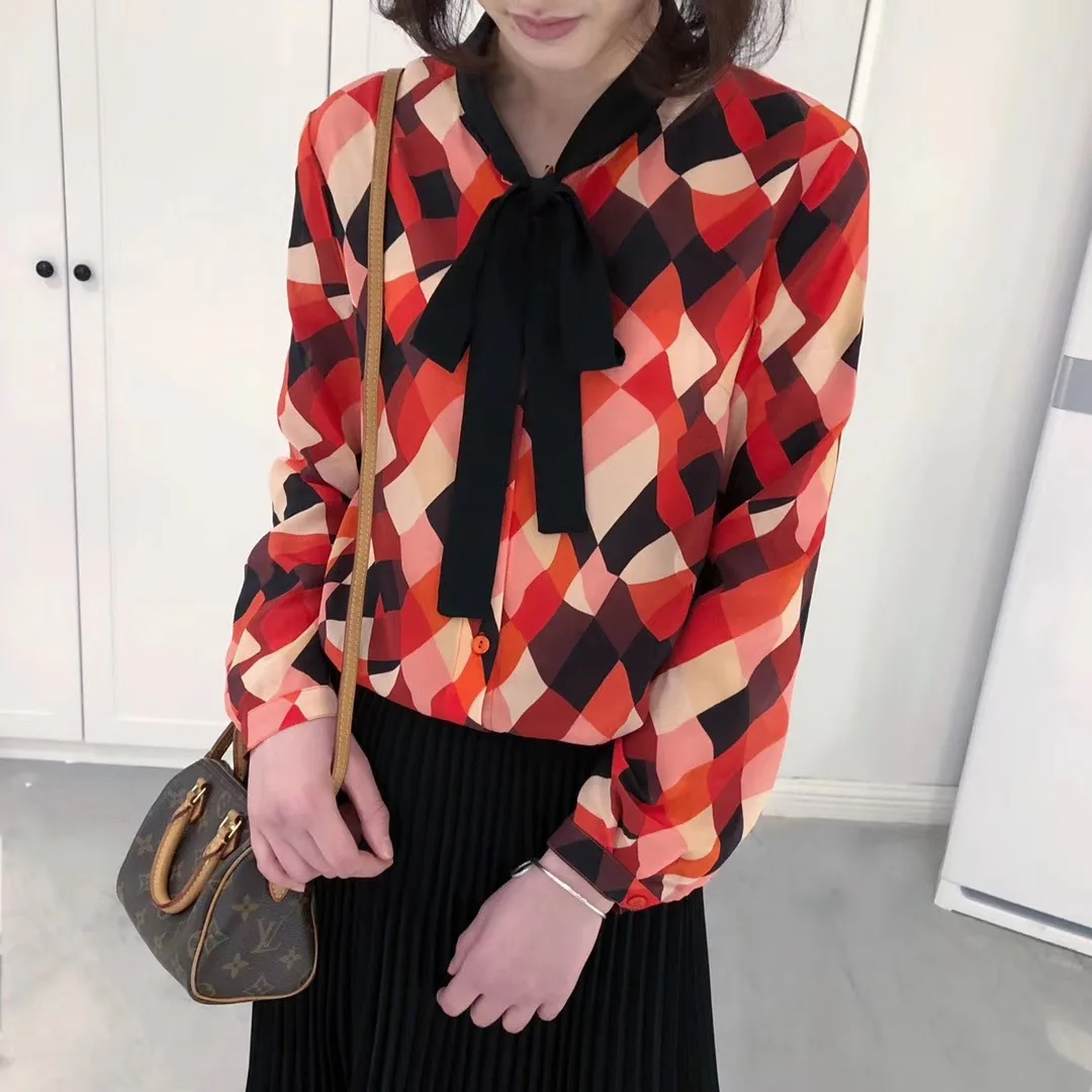

Women Shirt 2019 Spring New Beautiful Diamond Bow Silk Shirt