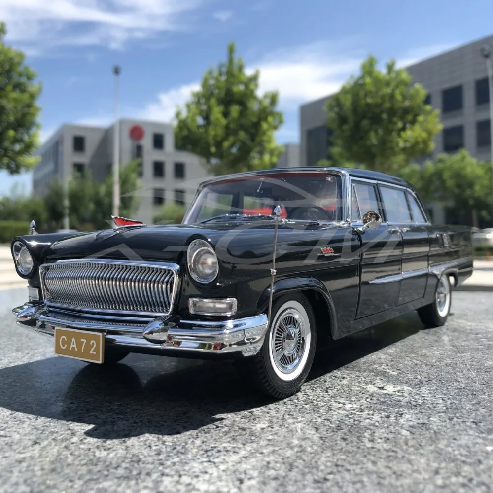 Литой под давлением автомобиль модель 1:18 Hongqi CA72 (черный) + маленький подарок!| |