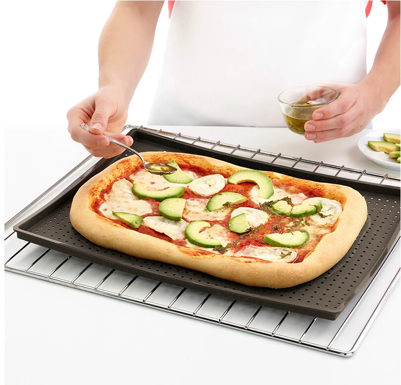 Silicone Pizza Mat & Baking Mat Teglia forata Pizza in silicone Brown