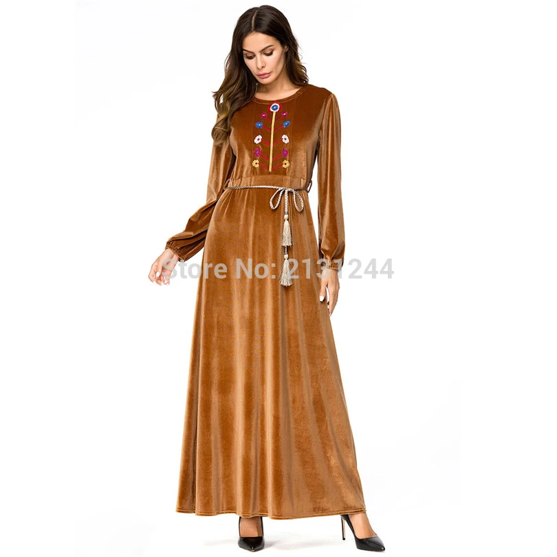 Повседневное платье макси Abaya вельветовое с цветочной вышивкой и длинными