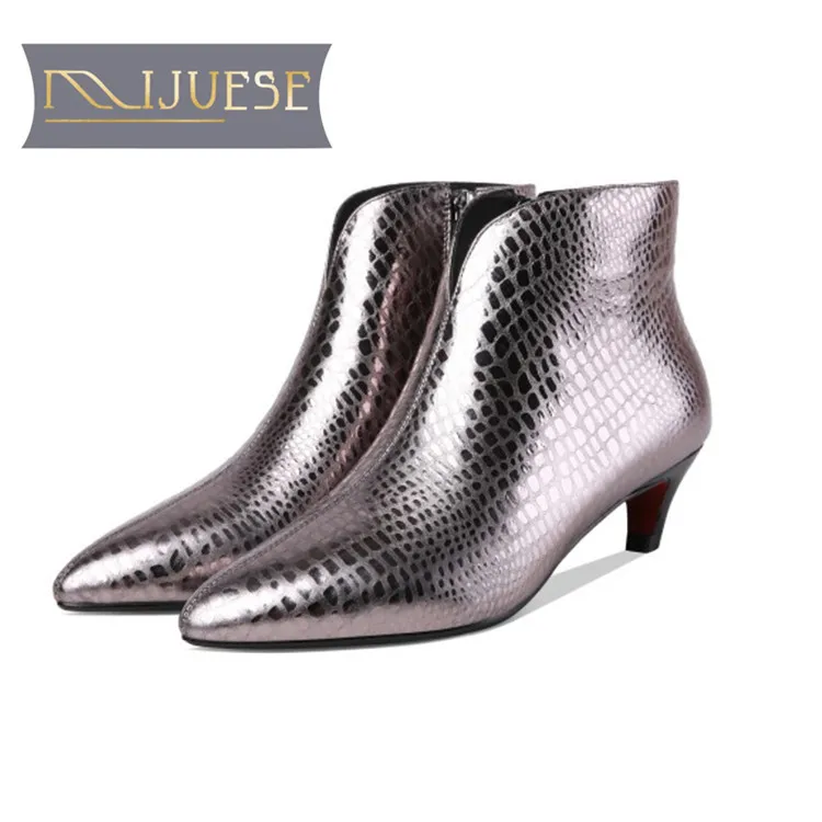 

MLJUESE 2019 women ankle boots Cow leather zippers Gun color pointed toe winter short plush Hoof heels boots women boots size 40