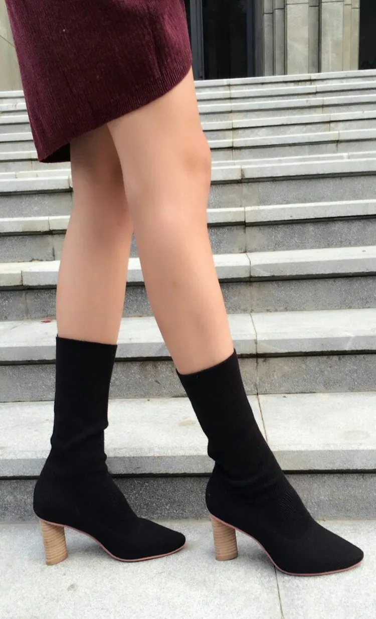 Брендовые женские ботинки на очень высоком каблуке женские ботинки до середины икры на платформе без шнуровки осенне-зимние ботинки с эластичным голенищем на квадратном каблуке для девочек