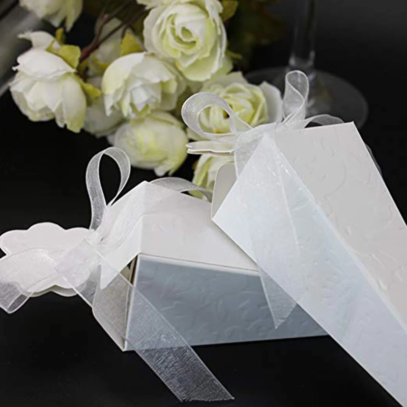 

Cone Shaped Paper Candy Box Gift Bag Packaging Wedding Favors Decoration Baby Shower Birthday Event Party Supplies with Ribbon