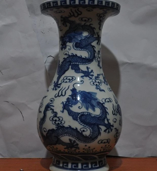 

Marked Old China Blue&White Porcelain Fengshui Dragon Statue jar bottle pot Vase