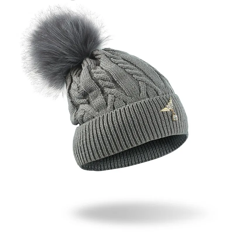 pom pom hat (17)