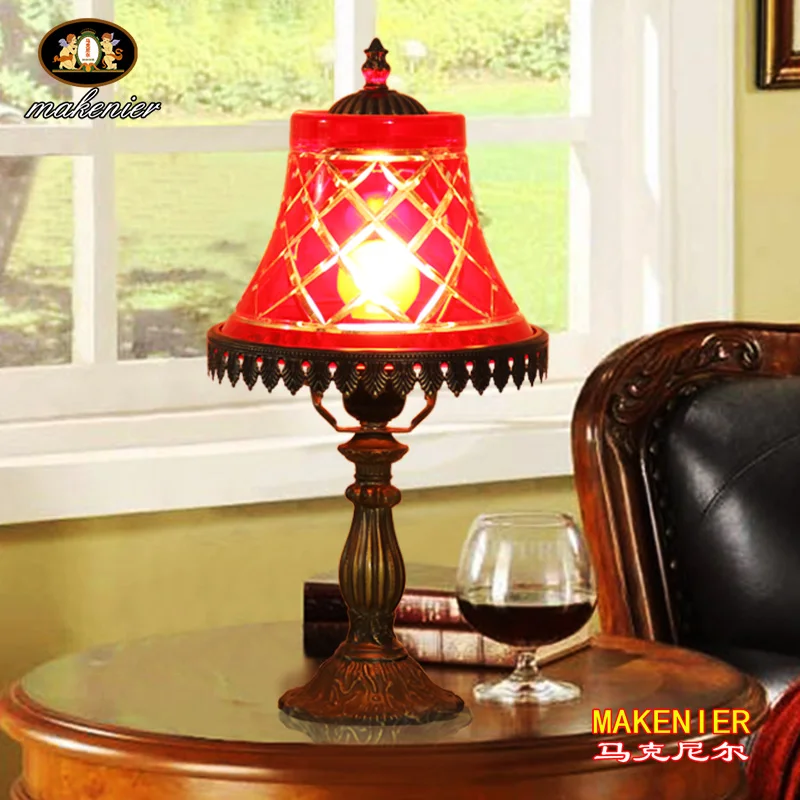 Makenier Vintage Antiqued Hand Engraved Glass Small Table Lamp