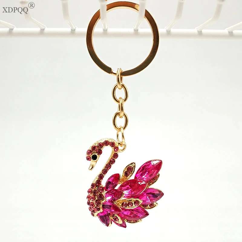 

Creative trinkets shiny swan keychain alloy rhinestones keychain handbag accessories elegant ladies crystal jewelry gifts