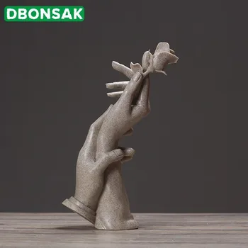 

Creative Abstract Sculpture Decoration Wedding Gifts Home Living Room Wine Cabinet Cafe Decoration Home Crafts Garden Sculpture