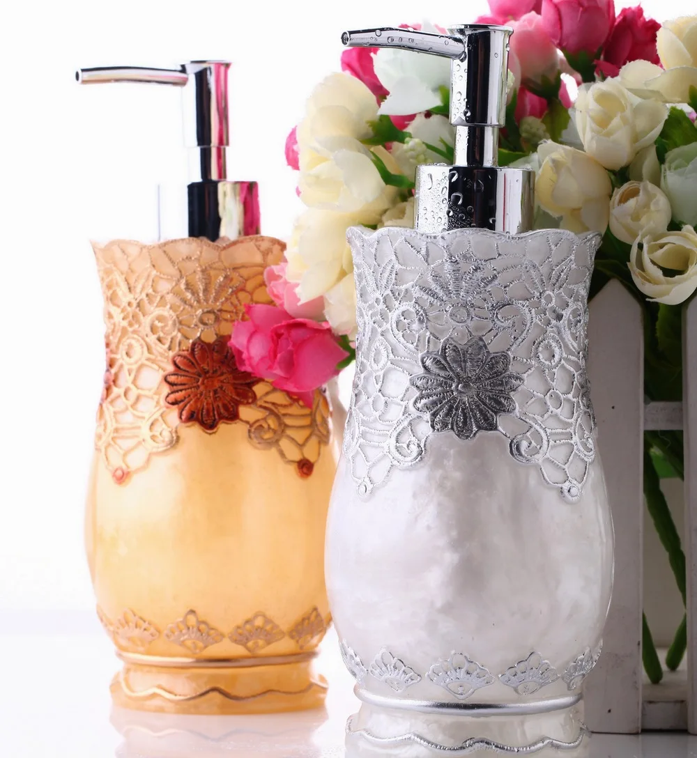 

NEWYEARNEW 1Piece 300LM Hand Washing Liquid Bottle European Relief Lace Latex bottle Club Shampoo Conditioner Packing Bottle