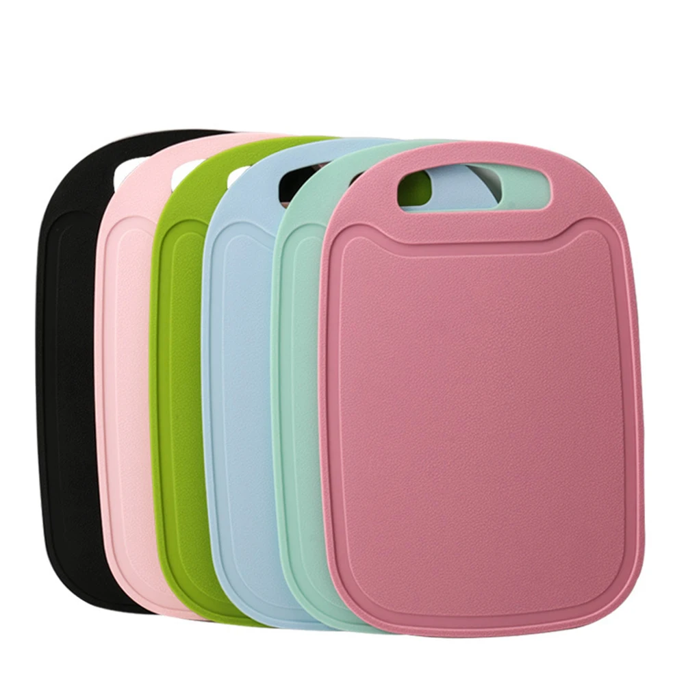 

Multifunctional Plastic Chopping Board Antibacterial Non-Slip Cutting Board Chopping Block Practical Kitchen Tool (Random Color)