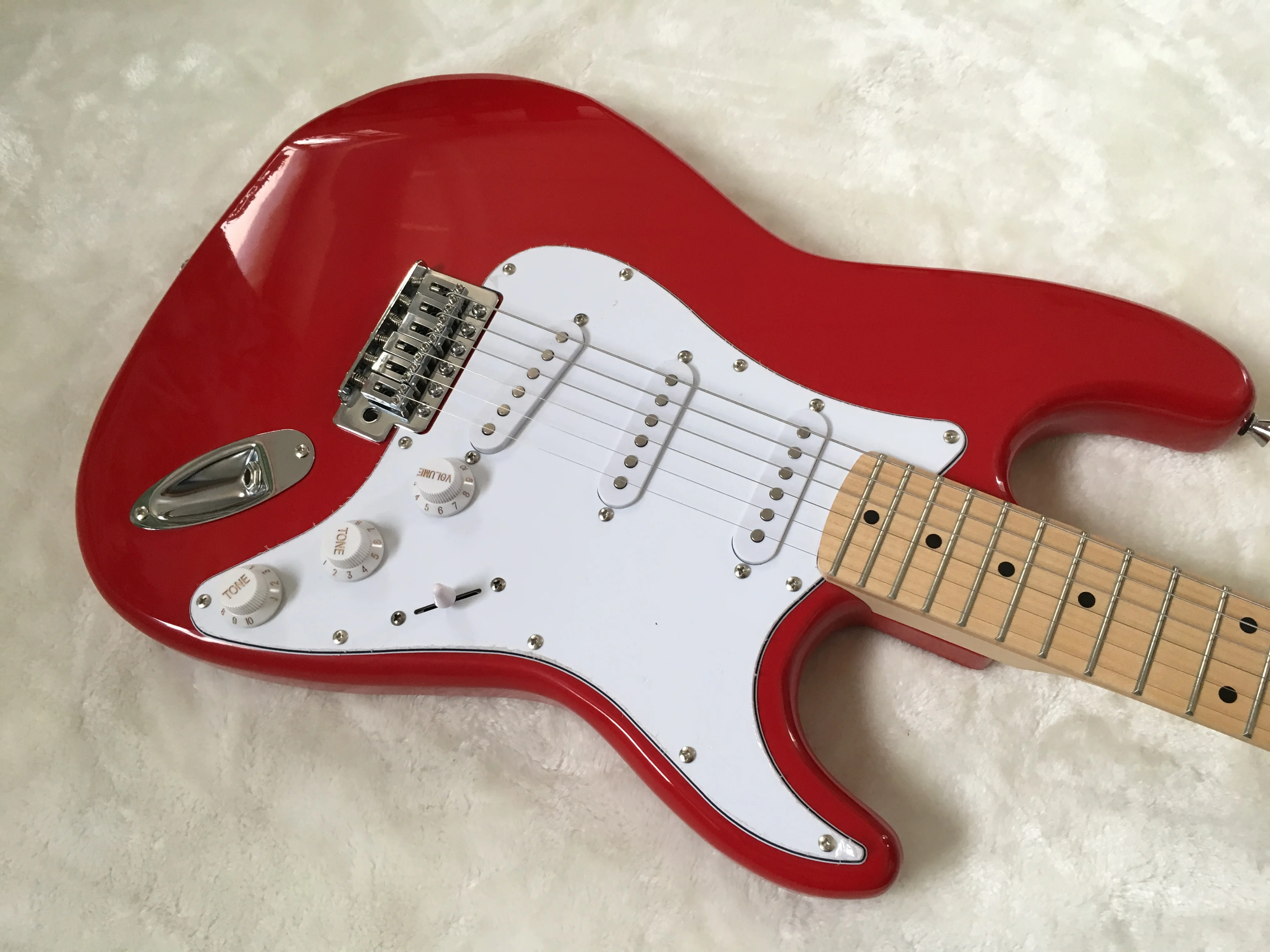 New Electric guitar/ st red guitar/guitar in china/free shipping