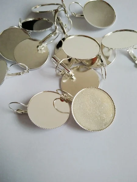 

500pcs Fit 25mm Cameo Glass Cabochon Silver Plated Bezel French Lever Blank Back Earring Base For DIY Jewellry Findings CFS160