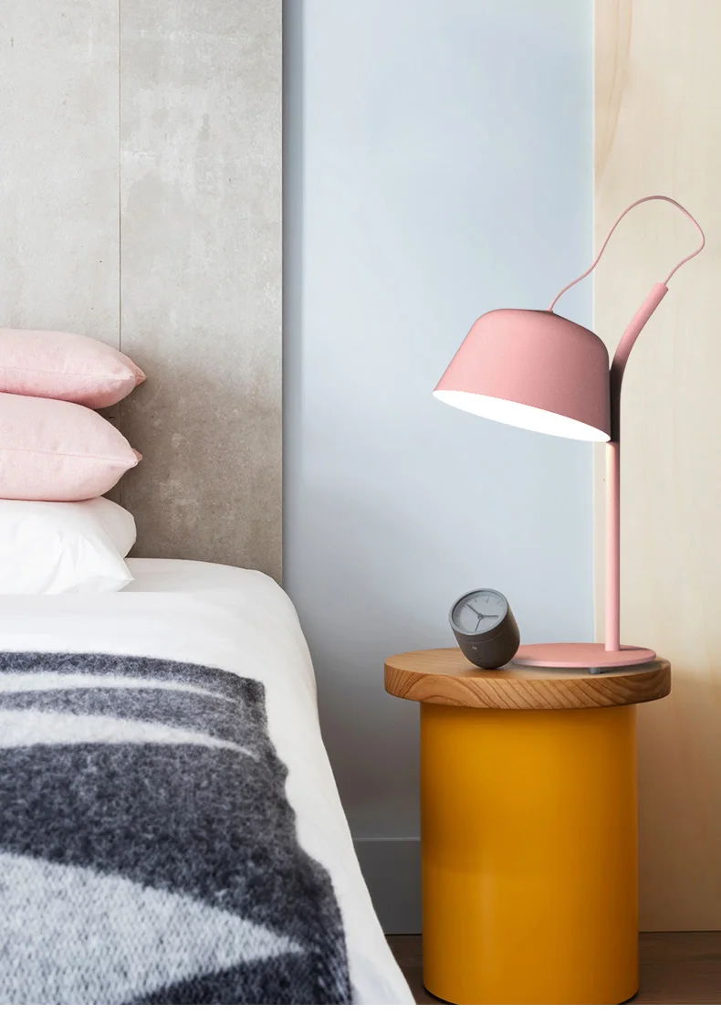 Скандинавский персональный многоцветный Макарон светодиодный светильник для стола дизайнерская Гостиная Офис Кабинет Конференц-зал отель кровать лампа