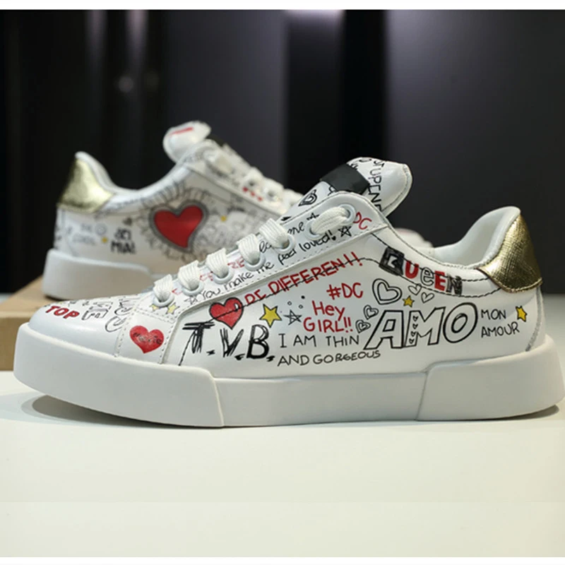

Woman Graffiti Sneaker Heart-shaped Lace-up Casual Shoes Luxury Brand Fashion Shoes Hand-Painted Genuine Leather Woman Sneakers