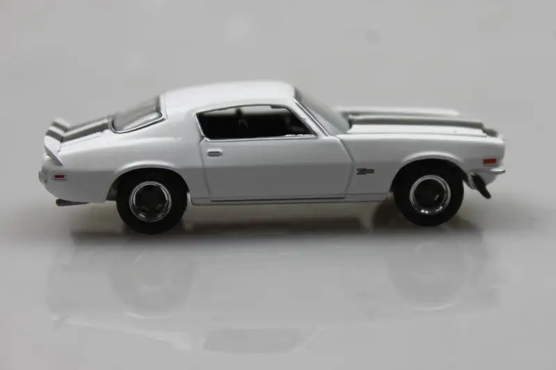 Зеленый светильник 1:64 1970 chevtoltt Camaro Z/28 игрушечные машинки из металлического