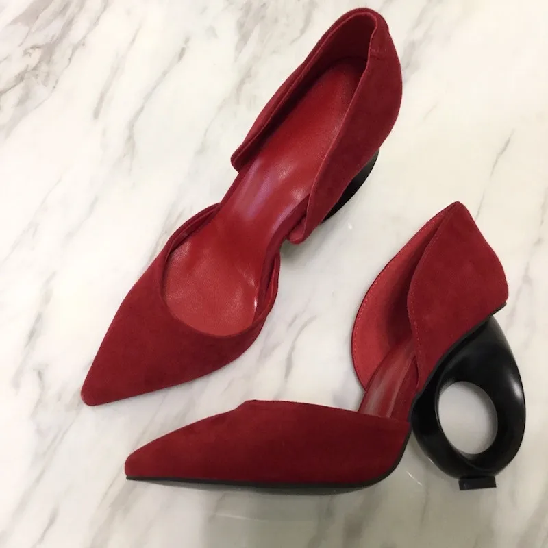 Luchfive/замшевые туфли-лодочки на необычном высоком каблуке с круглым носком; женские повседневные тонкие туфли из овечьей кожи без застежки; офисная обувь красного цвета для подиума