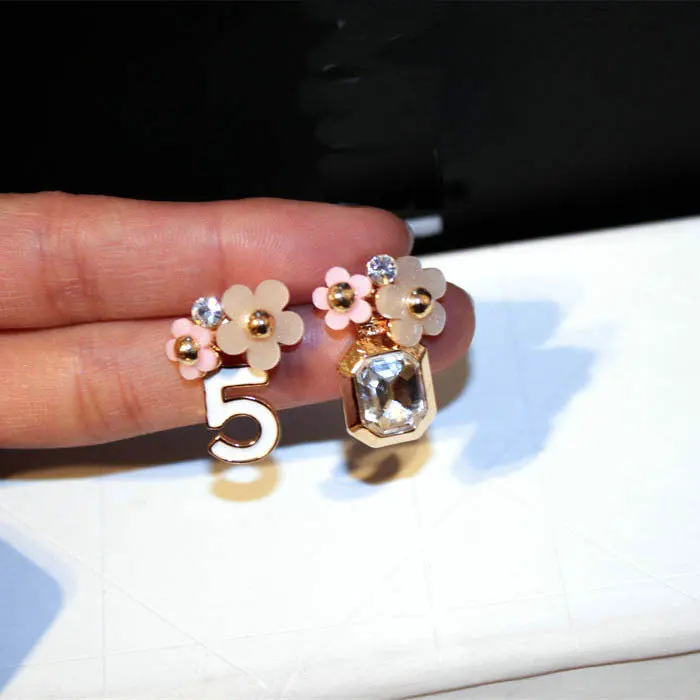 

Elegant Stud earrings Asymmetrical earrings pendientes mujer boucle d'oreille femme E074