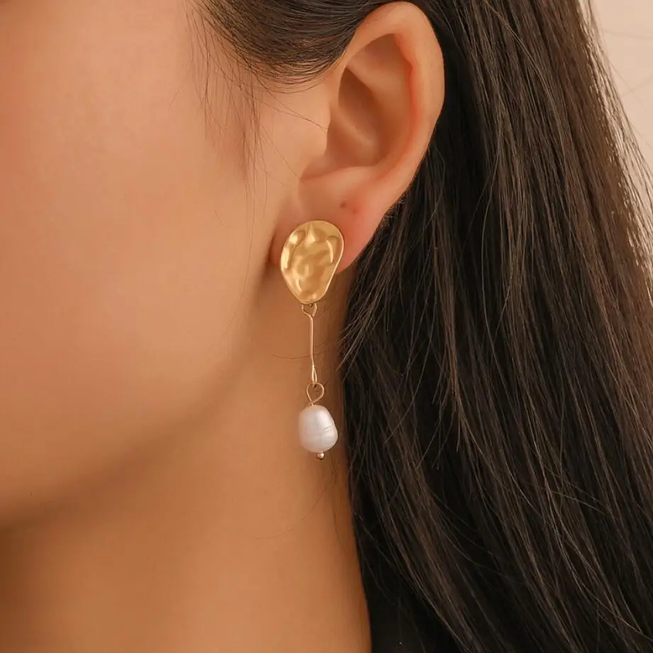

2019 Trendy Korea Design Metal Gold Geometric Irregular Circle Square Natural Freshwater Pearl Stud Earrings for Women Girl Gift