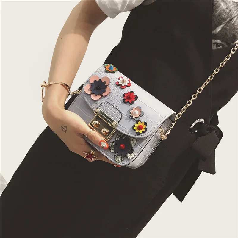 

Women Messenger Bag Floral Handbag Crocodile Shoulder Bag 2019 New Summer Female Chain Mini Flap Flower Square Clutches Lady Sac