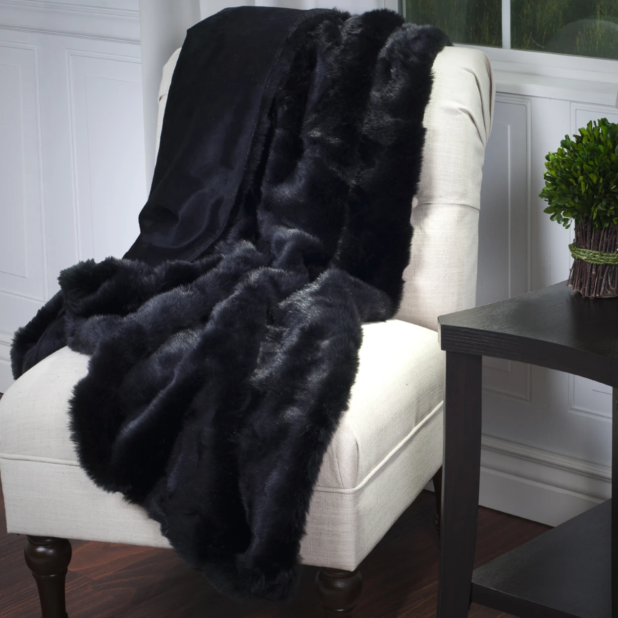 Lavish Home Luxury Long Haired Faux Fur Throw - Black (1)