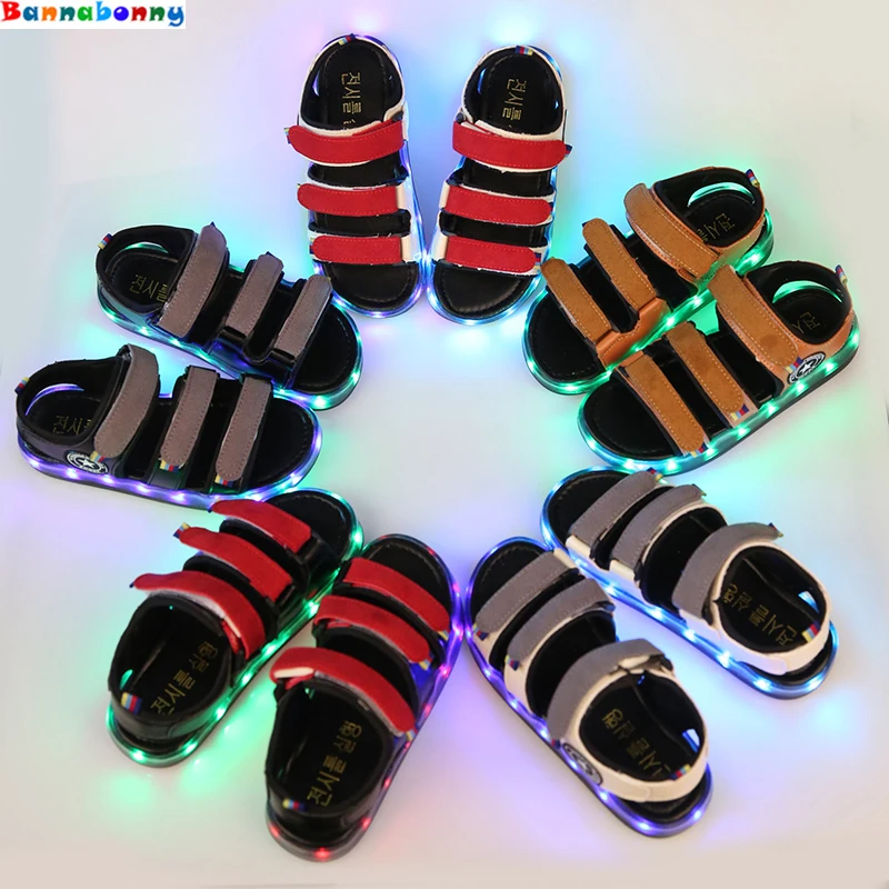 

2019 USB Charging Children Sandals For Boys Girls Sport Sandals Summer Light LED Child Beach Sandals Anti-slip Girls Shoes